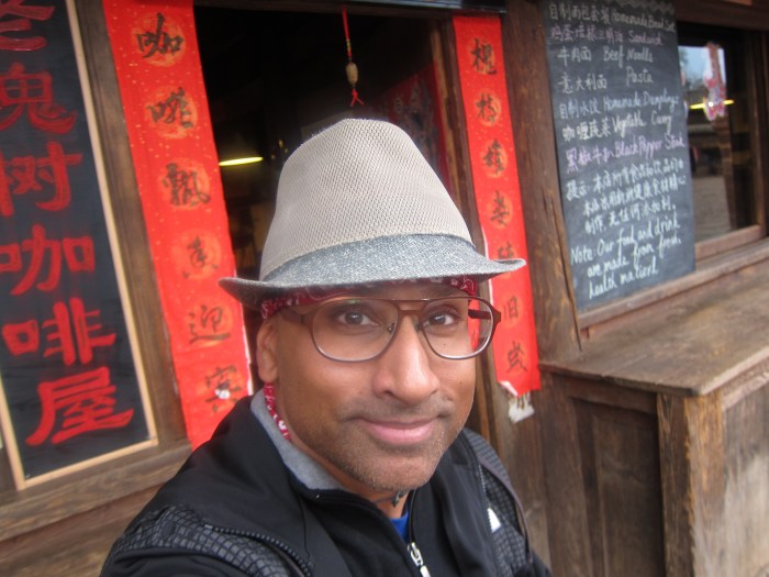 My horse needed a rest, so I stopped at the post in Shaxi.